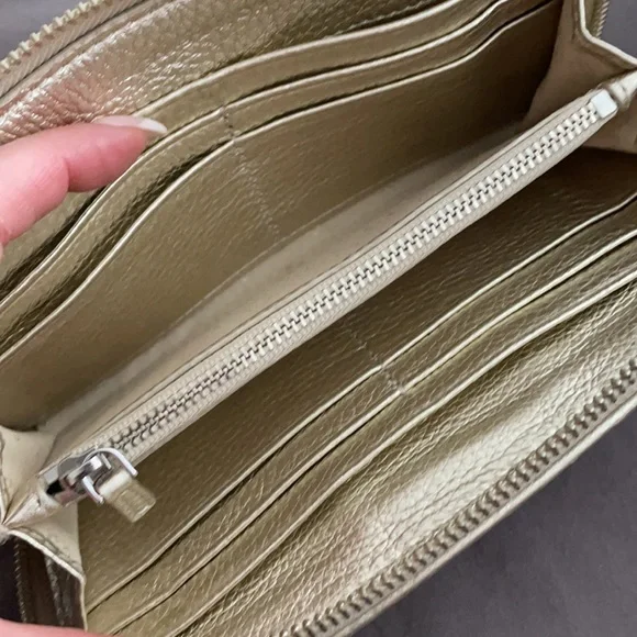 Tory Burch gold leather wallet - Picture 4 of 6